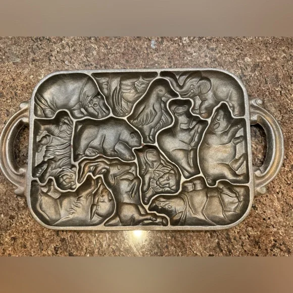 John Wright Cast Iron Animal Puzzle Cookie 🍪 Mold Vintage - Picture 1 of 8